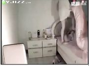 夫妻直播忘关摄像头作爱被偷拍