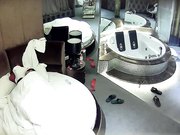 情趣酒店豪华套房TP国企领导秃顶大叔与小情人造爱没整好内射了小情人不愿意了对白精彩