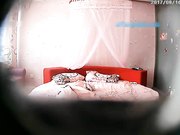 温馨主题宾馆年轻情侣开房造爱各种啪啪床上干到沙发上打了N炮干的妹纸淫叫不止胡言乱语