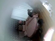 校园附近特色房年轻学生情侣开房爱爱苗条眼镜女友很疯狂女上位猛坐小青年的家伙挺长的