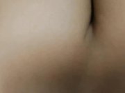 朋友家串门勾引正在玩电脑的漂亮小嫂子毛毛又黑又旺果然是个骚货