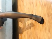 176最淫骚大二师妹自述 修长美腿穿着黑丝情趣内裤一线逼被震蛋两下就泛滥