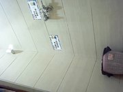 坐盗市最新流出电信营业厅女厕TP黑丝美眉的内裤貌似有很多分泌物仔细擦拭