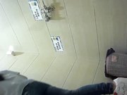 坐盗市最新流出电信营业厅女厕TP黑丝美眉的内裤貌似有很多分泌物仔细擦拭