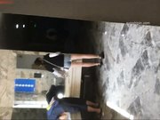 坐盗市最新流出酒店大堂女厕偷拍几个打扮时尚的美女嘘嘘