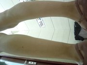 岛国某著名盗拍网站最新流出商场女厕偷拍最后一个妹子的文胸好怪异啊