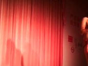 最近镇上来了一个草根艳舞小剧团里面有不少年轻妹子只要20块门票