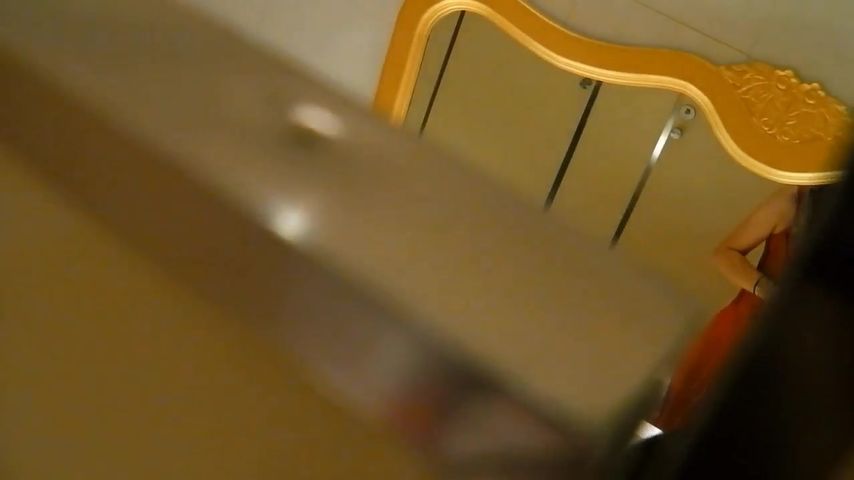 大型活动现场后台厕拍 妹子们都很兴奋啊