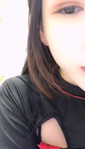 黑丝情趣长腿姑娘露脸女神级大秀第二弹，情趣内衣诱惑诱舞道具双插激情不断，淫水多的鸡巴进去能淹死