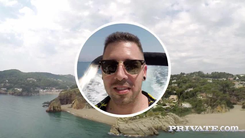 Summertime Threesome 夏日沙滩上一男二女的激战