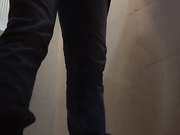 商场厕拍系列 天气冷了，妹子们都开始穿的厚起来了