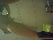 最新流出云上会所高清系列颜值高跟妹子貌似把内裤弄湿了用纸巾拼命插