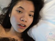 亚裔少女的激情性爱,无法停止的潮喷