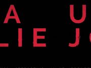 后入内射趴在窗上的少妇