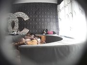 美女与男友开房啪啪进屋直奔主题干美女三炮