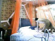 美女正吃鸡鸡突然接到男友电话太会装了