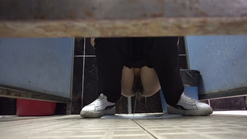 医院厕所偷拍来看病的各式美女