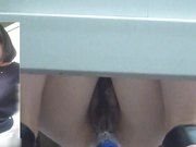 女厕近距离偷拍妹子人美逼嫩