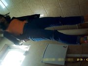 某站最新流出女厕高清露脸几个高颜值美眉戴名表潮妹的卫生纸擦完鼻子再擦逼