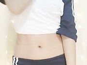 年轻貌美清纯妹子初音一多自慰大秀 身材苗条插穴自慰 饮水白浆流了不少