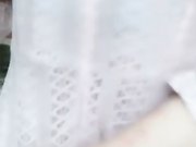 感美女公园游玩时被好色男搭讪挑逗后在凉亭啪啪