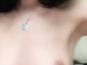 学表演的小骚逼思思露脸跟送快递的炮友小哥激情啪啪