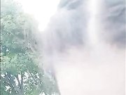 18岁大一萌妹子公园草坪大胆值播用水果插穴太刺激了