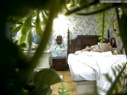 对白清晰清新房学生情侣开房美女开始装矜持后来热情似火