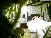 对白清晰清新房学生情侣开房美女开始装矜持后来热情似火