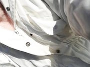 包皮哥海边艳遇离异富姐大冷天直接脱下裤子就在户外无套猛插