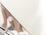 国内牛人潜入某KTV隔板女厕露脸近距离偷拍美女嘘嘘