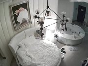 清纯师范大学大波肥臀美女被有点经济实力性欲旺盛的大叔包养开房打炮很生猛多姿势变换快速抽送啪啪响一起高潮