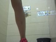 商场厕拍系列 妹子下面的毛真多一看就是性欲强