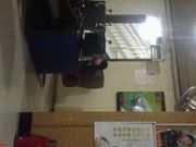 周末去网吧上网尾随几个妹子进女厕偷窥距离太近了差点被妹子发现