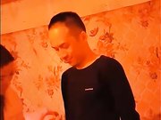 普通话说的不错的日本暖男永健大叔100块体验城中村底层的飞机服务对白有趣