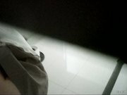 外站流出国内牛人潜入医院女厕露脸偷拍几个妹子嘘嘘