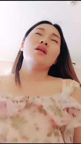 情景剧连衣裙美女被猥琐男哄骗在带回住所草国语对白