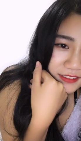 长发美女全裸床上自摸掰开逼逼给你看