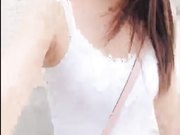 情景剧：美女到楼顶天台发骚看到一个小哥勾搭几句直接开草