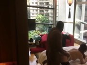 某小区公寓离异富姐和两个彪悍的黑人3P大战