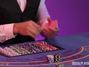 赌场里骑大肉棒的亚洲小女人