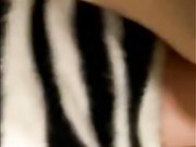 酒吧搭讪女白领催情药带回寓所啪啪