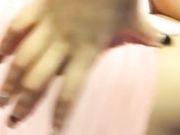 白虎娇妻家中寂寞玩自拍