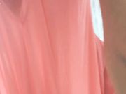 绝美女友第一次奉献给我的时候就是穿的这件粉色小肚兜