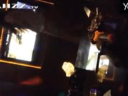 淫乱KTV三男一女在包房一边唱K一边啪啪