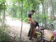 史诗级野战 在乡间小路上玩车震