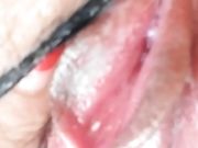 白嫩少女户外直播露奶扣屄