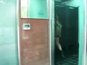 极品美女找刺激和高富帅哥在公厕里啪啪