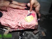 偏僻简陋炮房找小相好鸡妹子进屋就操无套内射