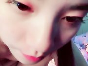 超模过年回家没有活动就自己在网上直播自慰高潮喷水